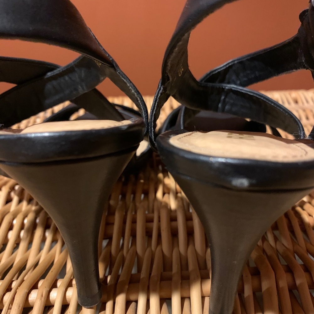 Heels - Picture 4 of 7